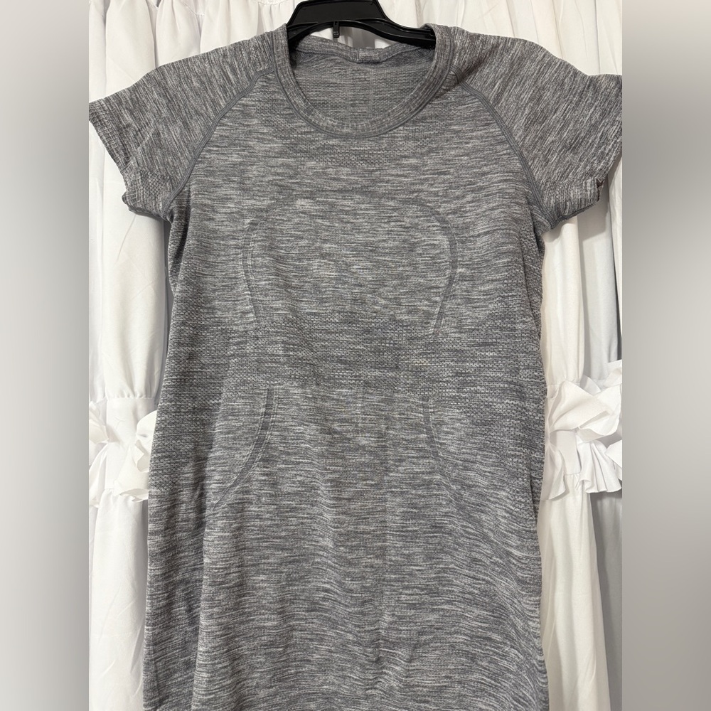 Lululemon short sleeve swiftly